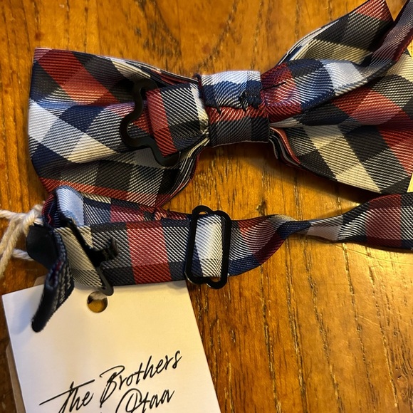 The Brothers of Otaa Men’s Bowtie NEW! - Picture 3 of 9
